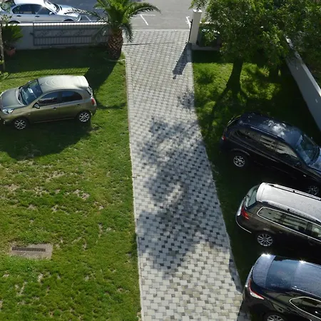 Apartment & Anka *