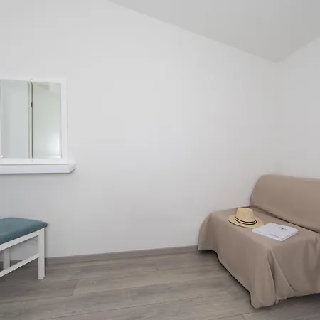 Apartment & Anka Tucepi
