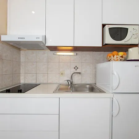 Apartment & Anka *