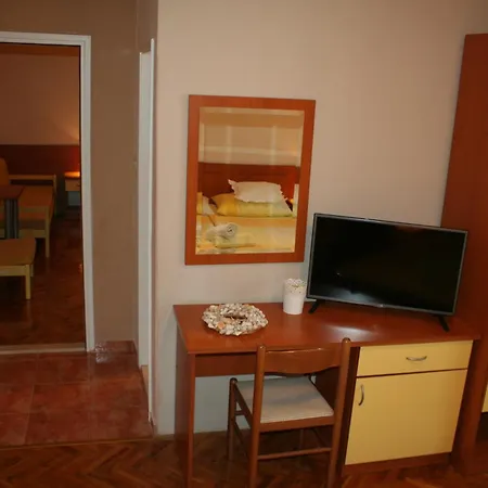 Apartment & Anka *